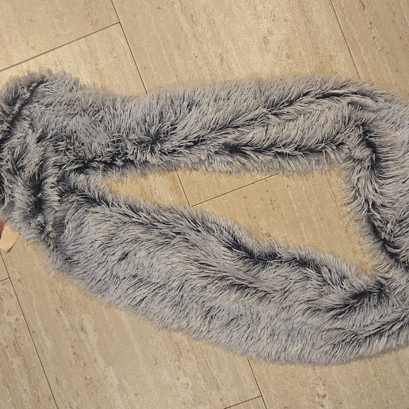 New Spunky Soul Handmade Unique & Stylish Infinity Scarf - Picture 5 of 10